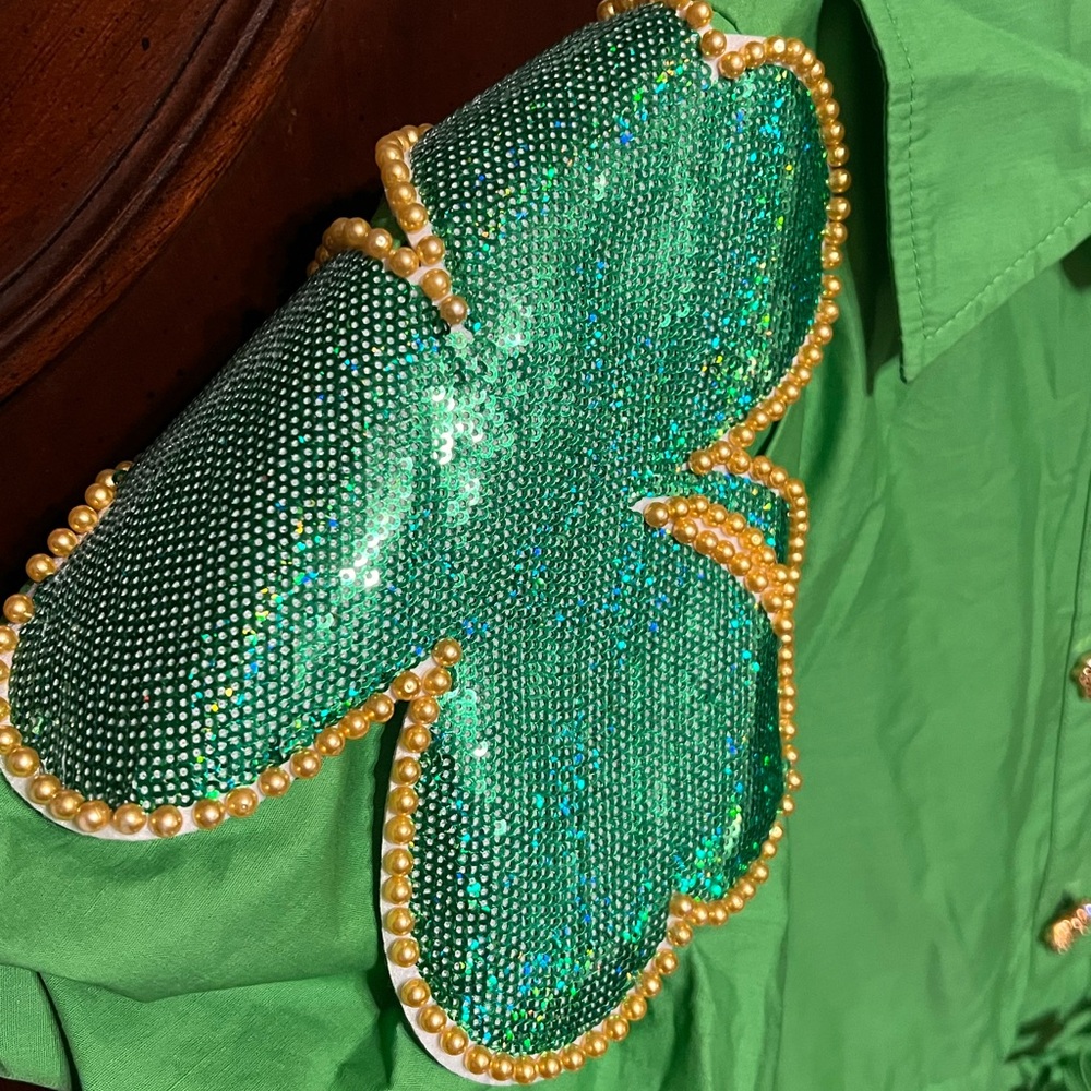 QUEEN OF SPARKLES Green Button-Front Dress with Sequin Shamrock Shoulder Accents - Picture 5 of 9
